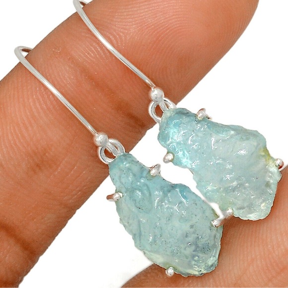 Earth Art hand crafted artisan Jewelry - Natural aquamarine sterling silver earrings